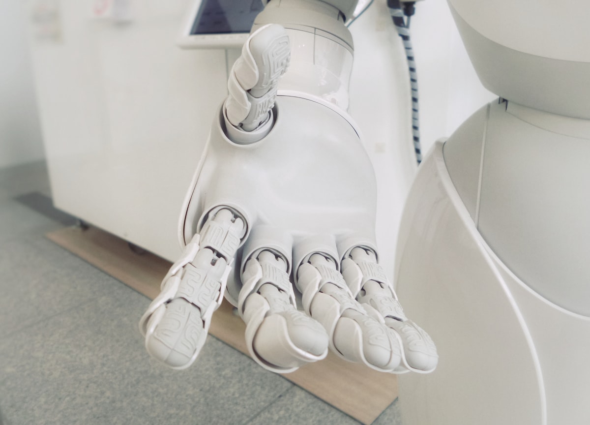 Automatyzacja procesów biznesowych z AI — centrum sterowania